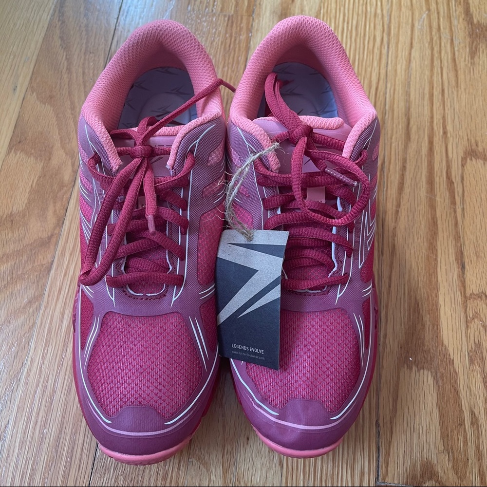 Sneakers 8.5 size for a woman